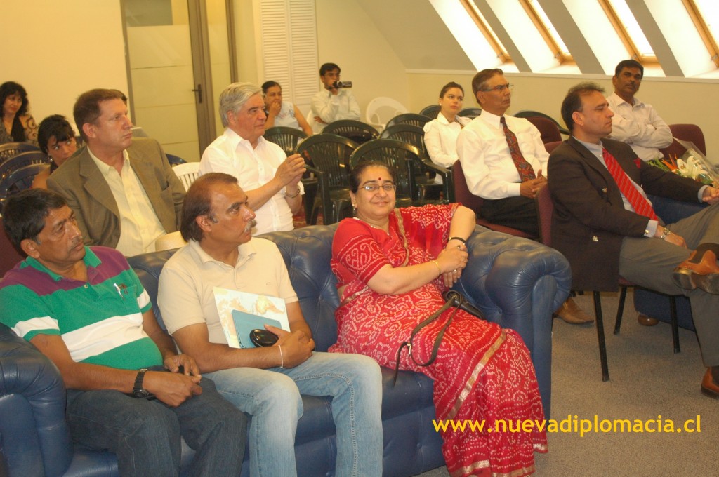  Akhil Bakshi y Dr.Rajendra Jain. Dra. Kavita Kapur. Staff e invitados